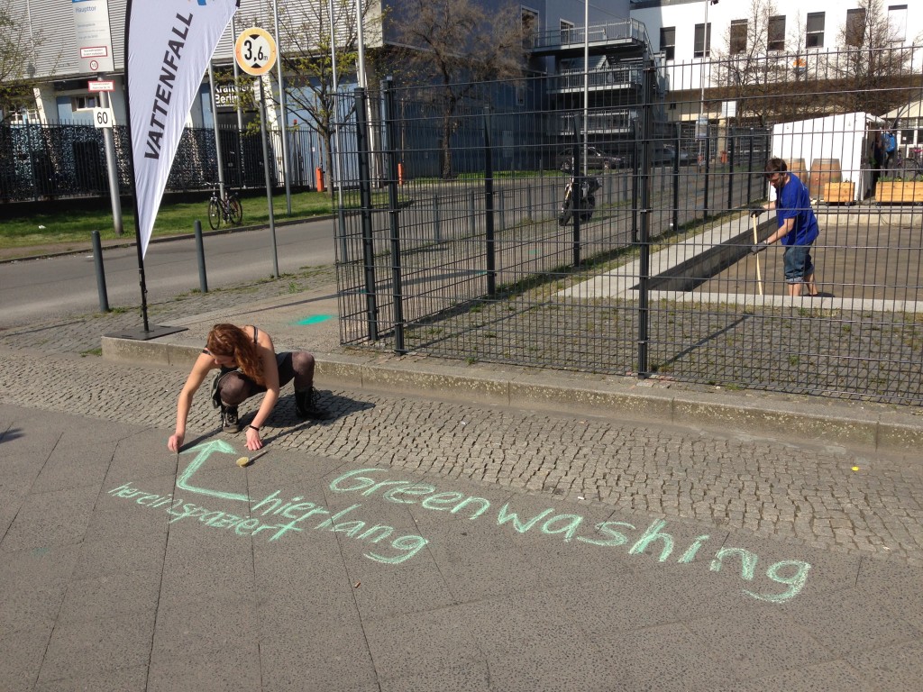 Anti_Vattenfall Aktion_Bürgersteig